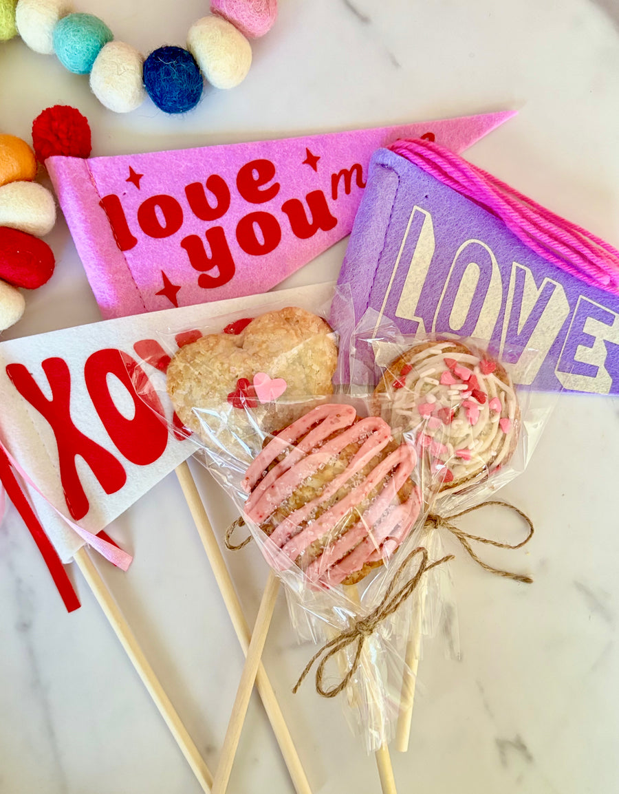 Valentine's Day Pie Pops