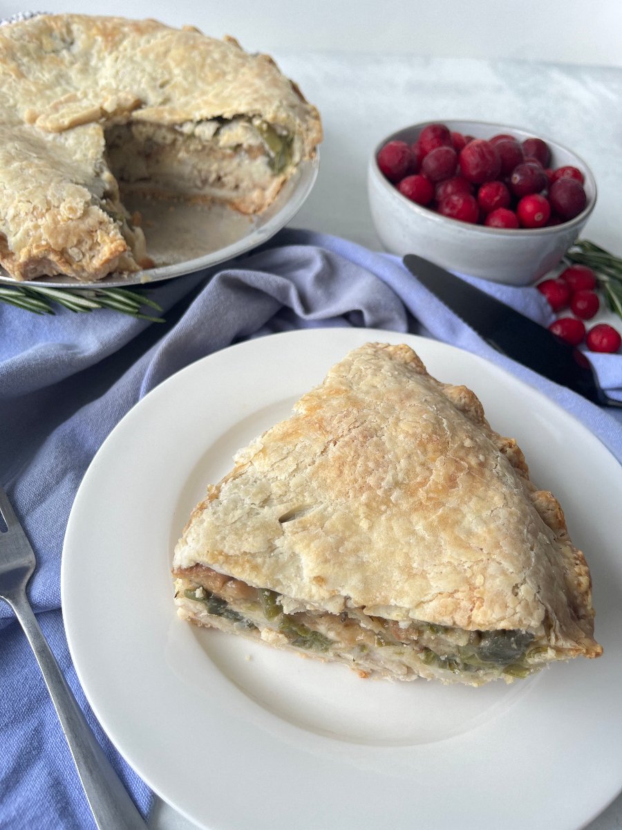Make Thanksgiving easy with our Thanksgiving Dinner Pie from the Flaky Apple Pie Company and wow all our friends with your baking skills this Holiday Season.