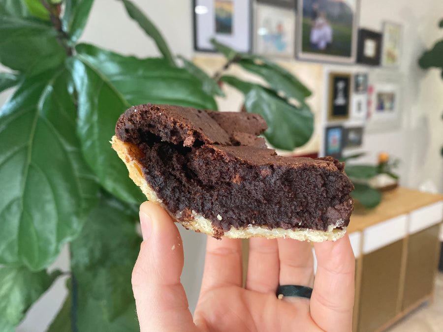 Peppermint Molten Brownie Pie